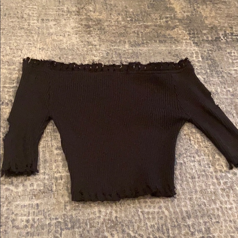 Black Cropped Sleeve Top